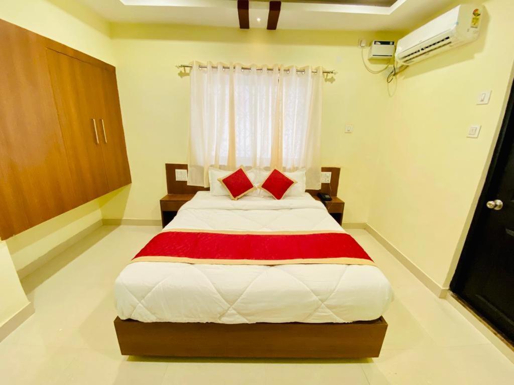 ホテル Prabhuvihar Residency ポーボリム エクステリア 写真