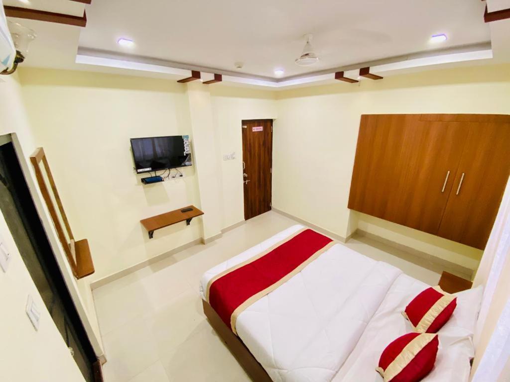 ホテル Prabhuvihar Residency ポーボリム エクステリア 写真