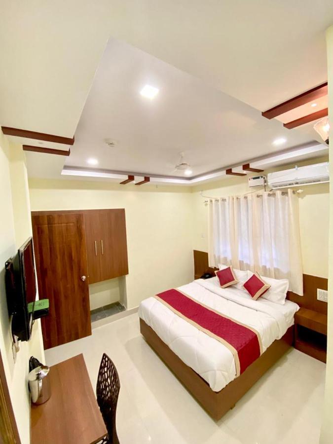 ホテル Prabhuvihar Residency ポーボリム エクステリア 写真
