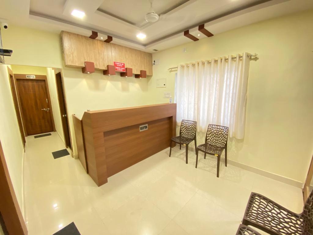 ホテル Prabhuvihar Residency ポーボリム エクステリア 写真