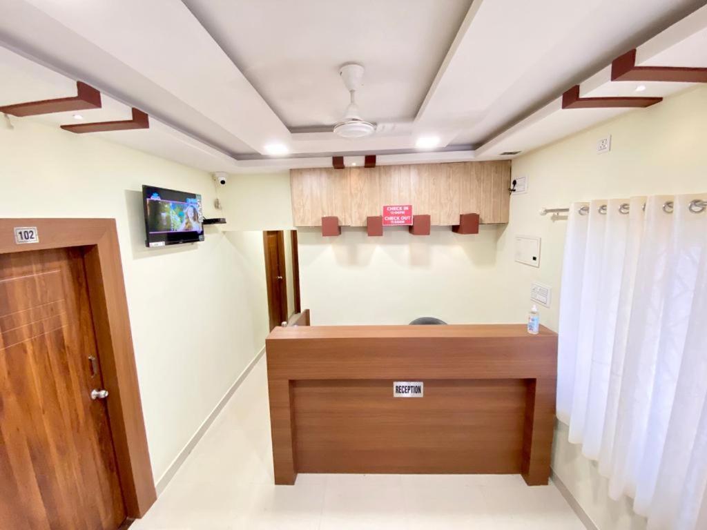 ホテル Prabhuvihar Residency ポーボリム エクステリア 写真