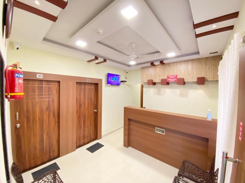 ホテル Prabhuvihar Residency ポーボリム エクステリア 写真