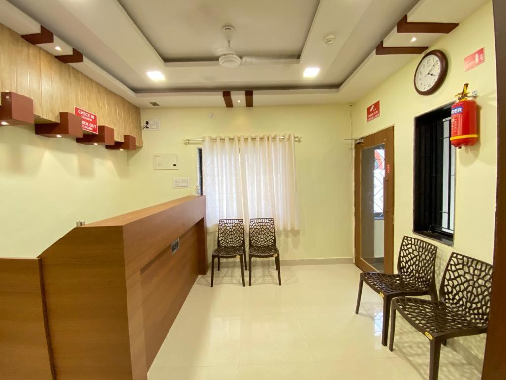 ホテル Prabhuvihar Residency ポーボリム エクステリア 写真